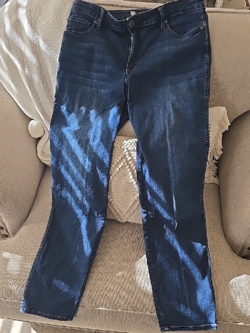 Kut From The Kloth Diana Mid Rise Relaxed Fit Skinny in Systematic Wash Size 12